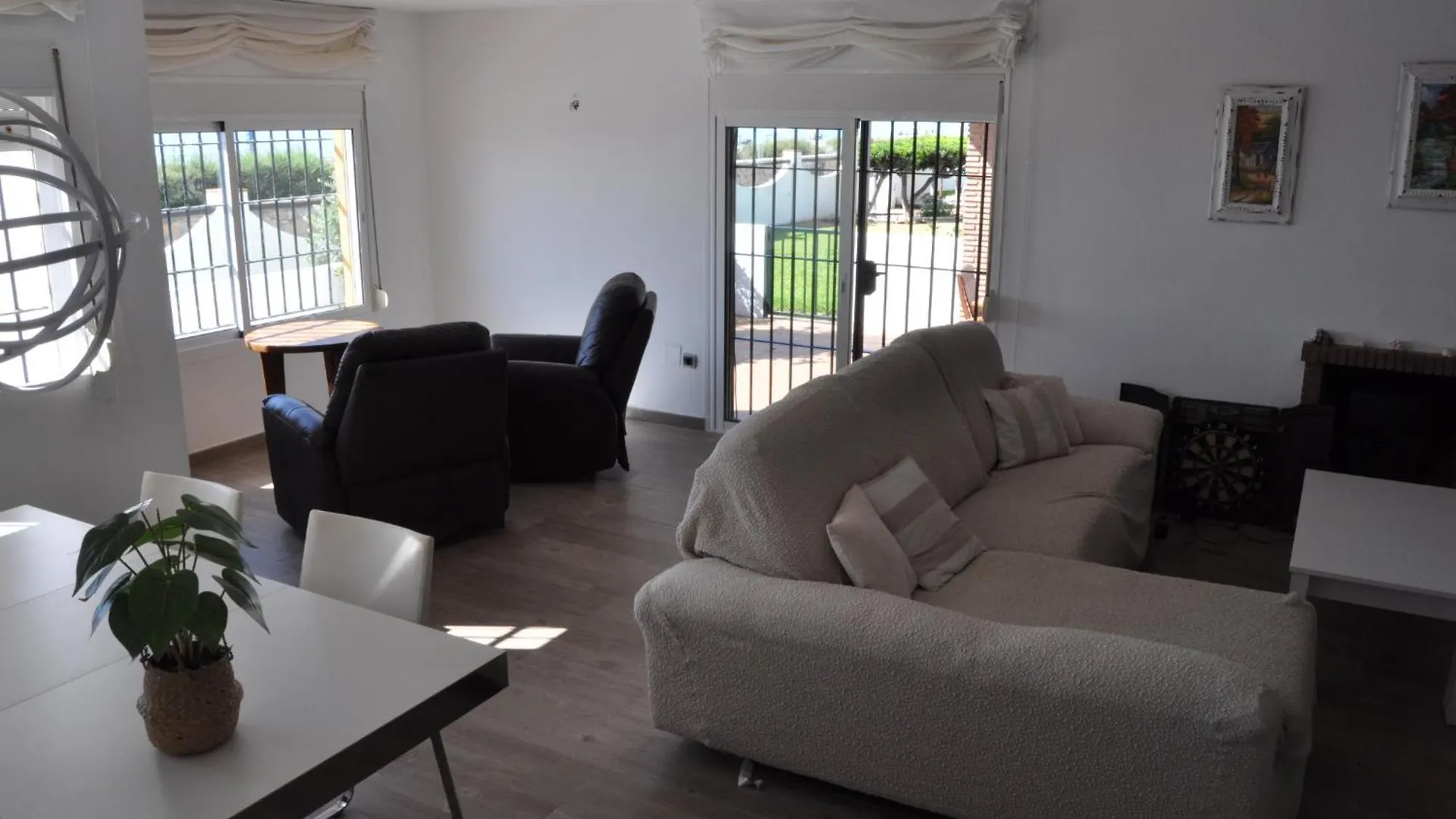 Hébergement de vacances Villa Adosado En La Bahia De Casares Espagne