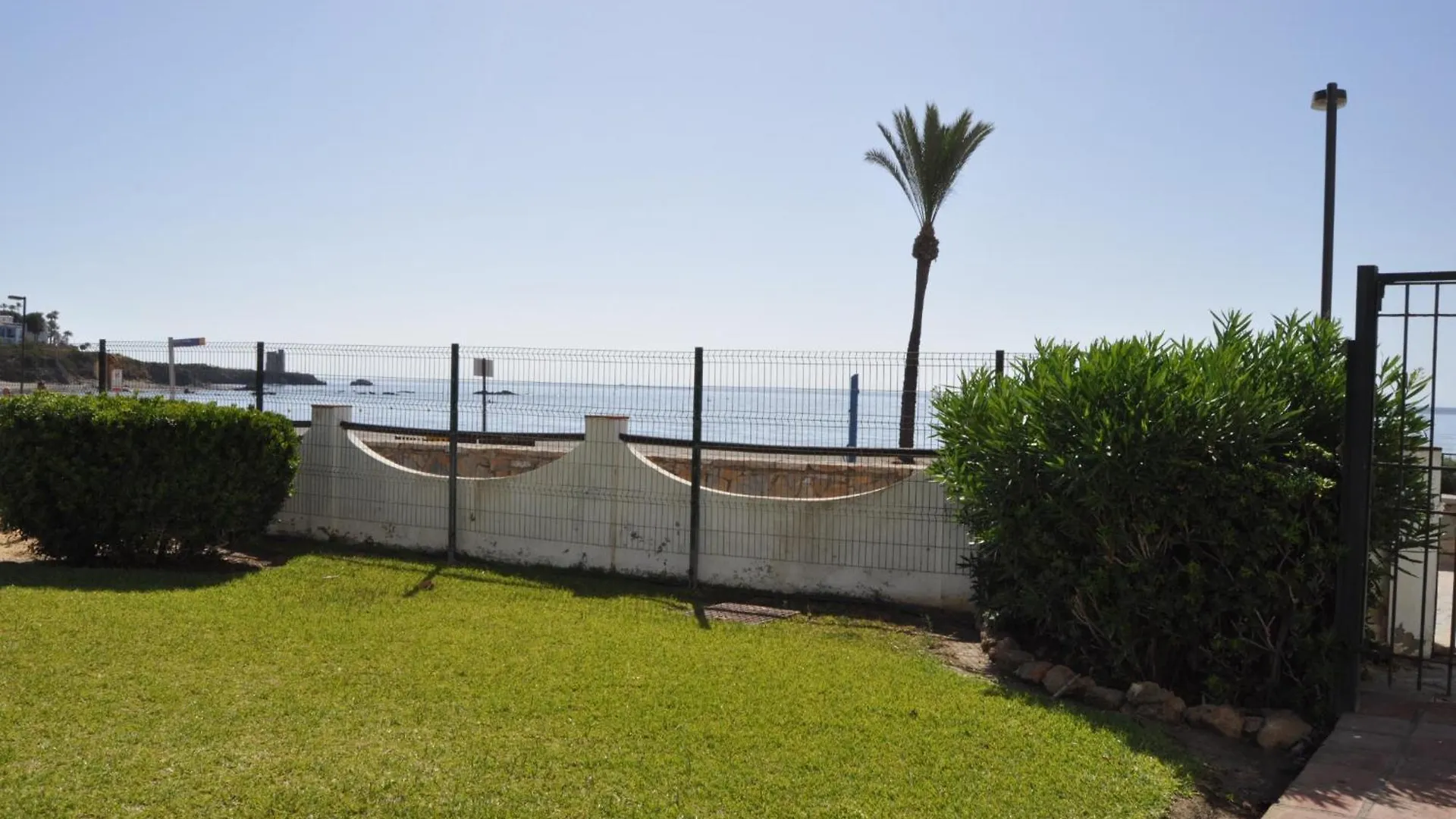 Adosado En La Bahia De Casares别墅