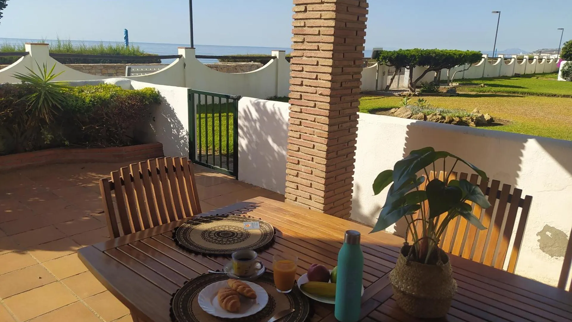 Villa Adosado En La Bahia De Casares